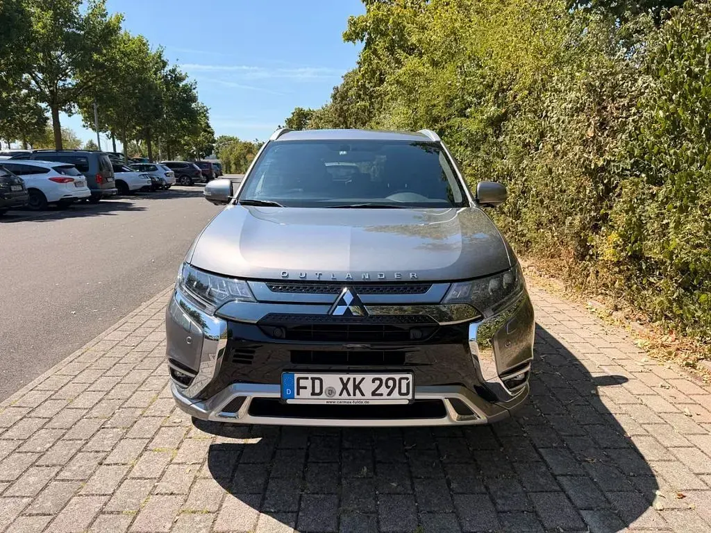 Gebraucht Mitsubishi Outlander P-HEV Plus 224 PS (164 kW) 2020 Grau SUV