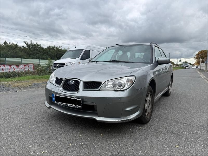 Silber Gebraucht 2006 Subaru Impreza Kombi | 2.900 € (Fairer Preis) - Bild 1/4