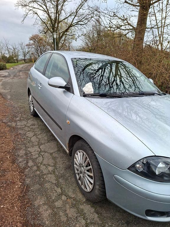 Second-hand Seat Ibiza Reference 75 CP (55 kW) 2005 Argintiu Hatchback