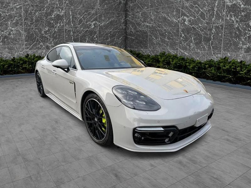 Grau Gebraucht 2019 Porsche Panamera 4 Limousine | 46.800 € (Fairer Preis) - Bild 1/4