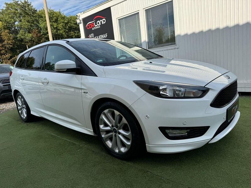 Weiß Gebraucht 2018 Ford Focus ST-Line Kombi | 8.990 € (Fairer Preis) - Bild 1/4