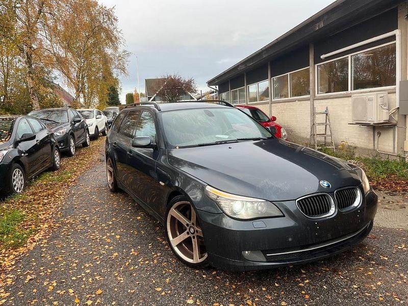 Gebraucht BMW 523 190 PS (139 kW) 2008 Grau Kombi