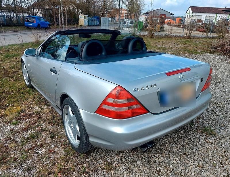 Gebraucht Mercedes SLK230 193 PS (141 kW) 1999 Silber Cabrio