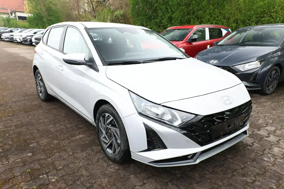 Neu Hyundai i20 Select 90 PS (66 kW) 2026 Lumen grey mineraleffekt Kleinwagen