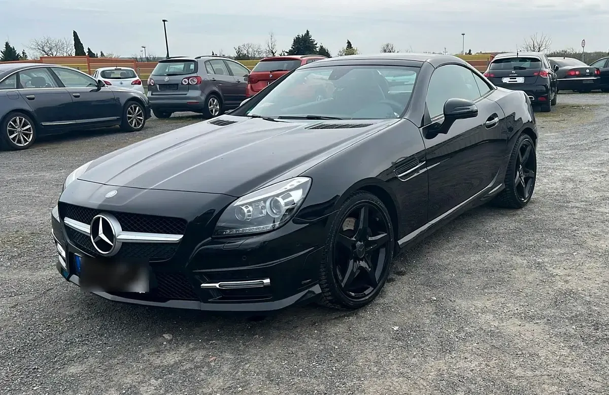 Gebraucht Mercedes SLK200 AMG line 184 PS (135 kW) 2015 Schwarz Cabrio