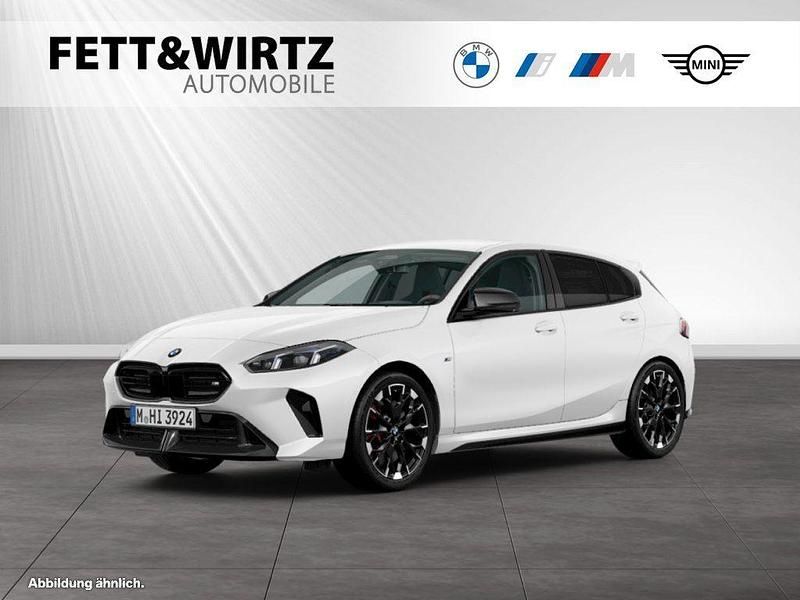 Alpinweiss Gebraucht 2024 BMW M135 M Sport Kleinwagen | 45.900 € (Teuer) - Bild 1/3