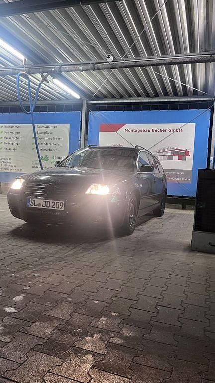 Gebraucht VW Passat Basis 101 PS (74 kW) 2004 Schwarz Kombi