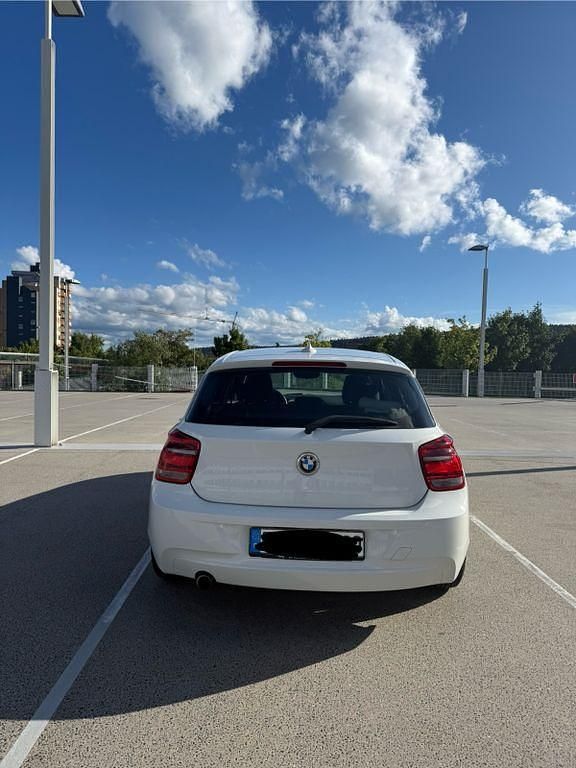 Gebraucht BMW 116 Efficient Dynamics 116 PS (85 kW) 2012 Weiß Kleinwagen
