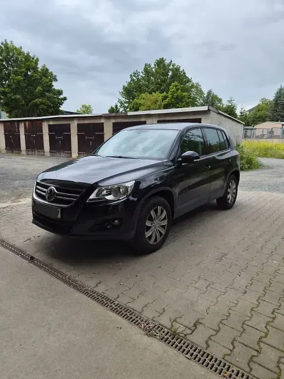 Gebraucht VW Tiguan Trendline 150 PS (110 kW) 2009 Schwarz SUV