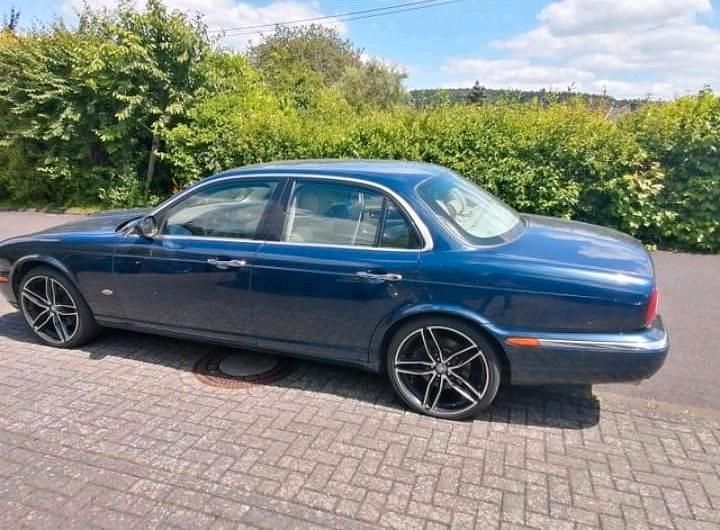 Gebraucht Jaguar XJ 207 PS (152 kW) 2006 Blau Limousine