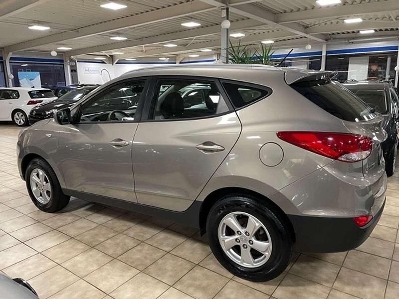 Gebraucht Hyundai ix35 Comfort 163 PS (119 kW) 2010 Sirius silver SUV