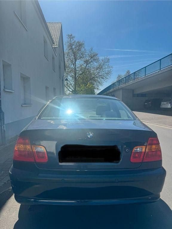 Blau Gebraucht 2002 BMW 318 Limousine | 2.499 € (Guter Preis) - Bild 1/4