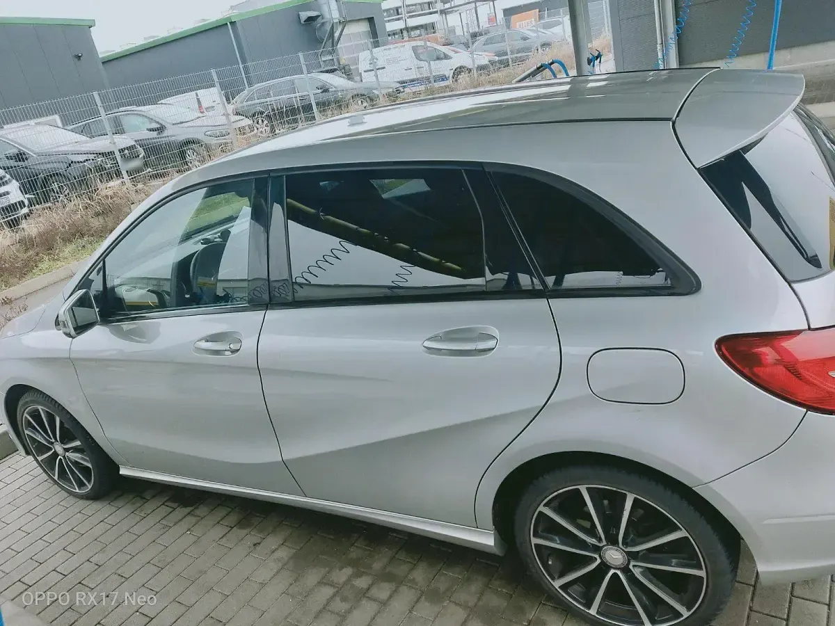 Gebraucht Mercedes B200 156 PS (114 kW) 2012 Grau Kleinwagen