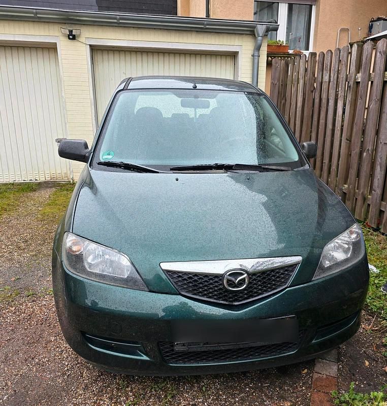 Grün Gebraucht 2005 Mazda 2 Kleinwagen | 1.500 € (Etwas zu teuer) - Bild 1/4