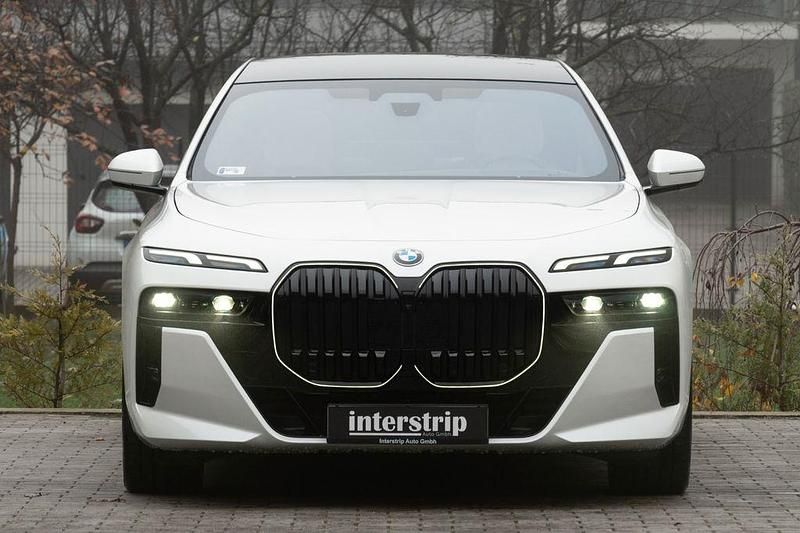 Gebraucht BMW 740 M Sport 299 PS (219 kW) 2025 Weiß Limousine