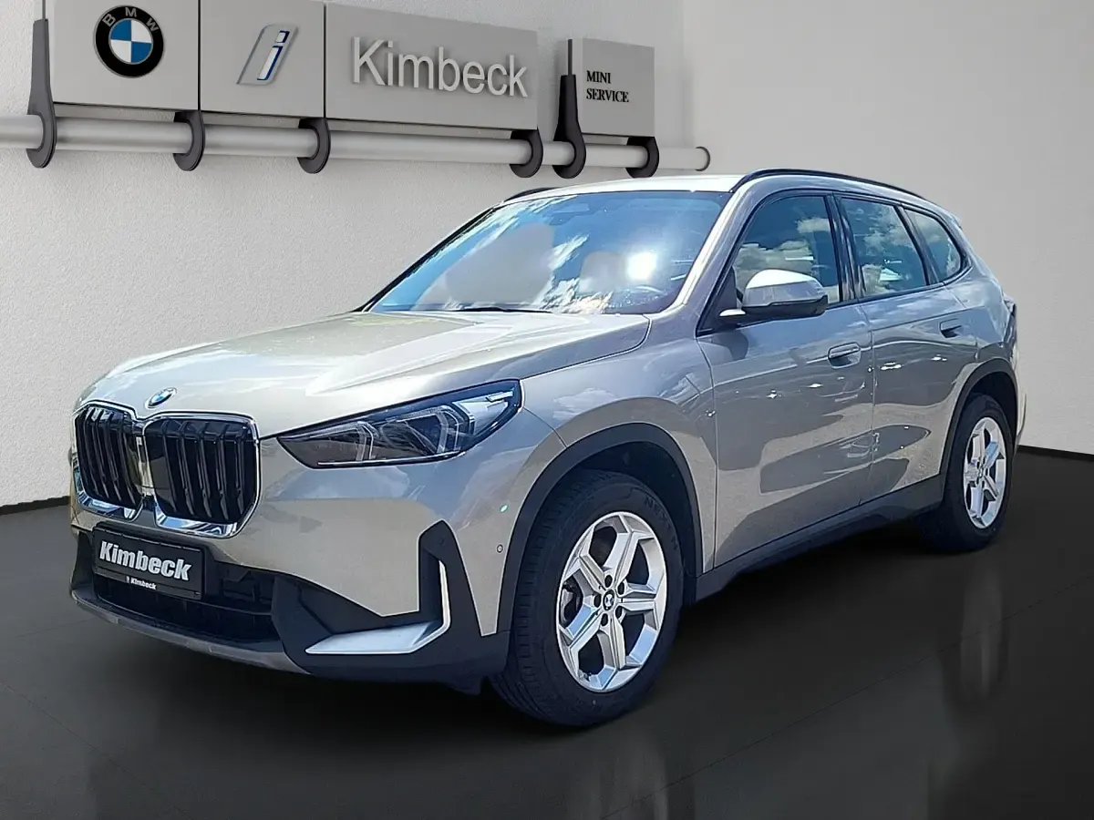 Gebraucht BMW X1 Performance 170 PS (125 kW) 2025 Spacesilber SUV