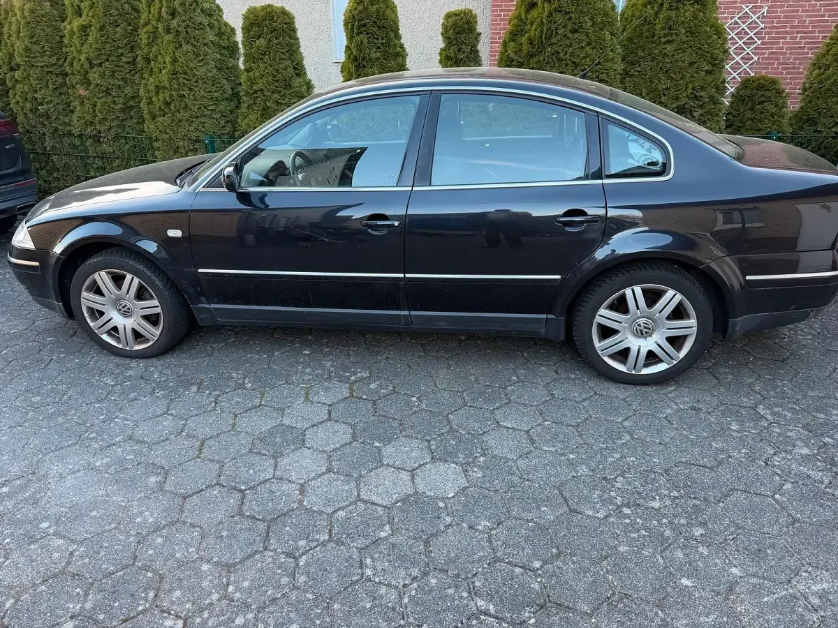 Gebraucht VW Passat 130 PS (95 kW) 2002 Schwarz Limousine
