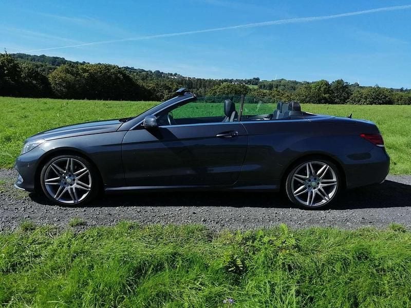 Gebraucht Mercedes E250 AMG line Plus 204 PS (150 kW) 2016 Grau Cabrio