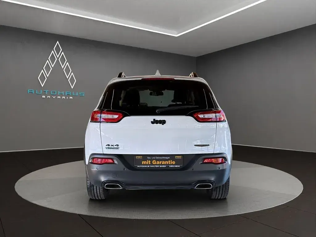 Gebraucht Jeep Cherokee Night Eagle 200 PS (147 kW) 2016 Weiß SUV