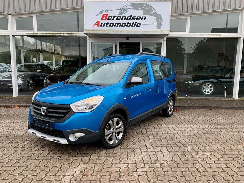 Blau Gebraucht 2016 Dacia Dokker Stepway Van | 9.900 € (Fairer Preis) - Bild 1/4