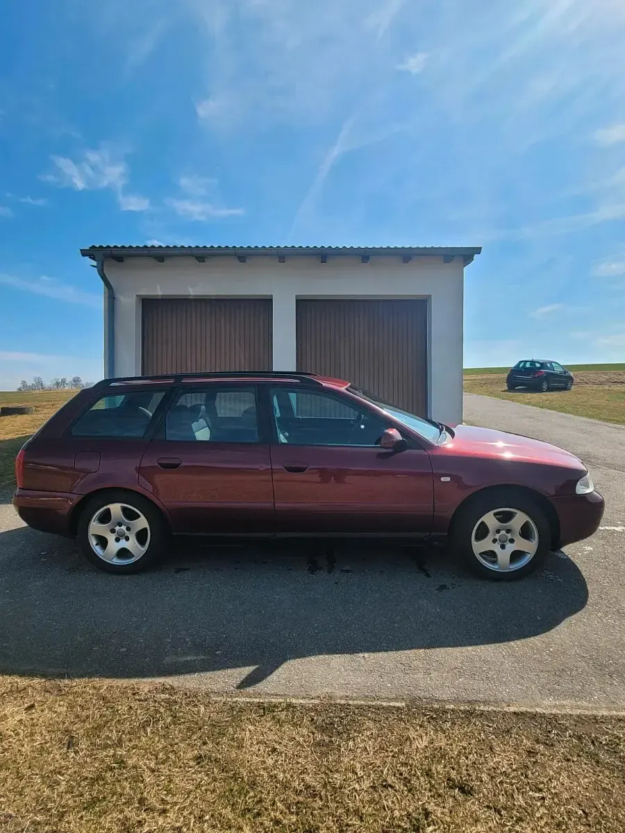 Używany Audi A4 150 KM (110 kW) 2000 Czerwony Kombi