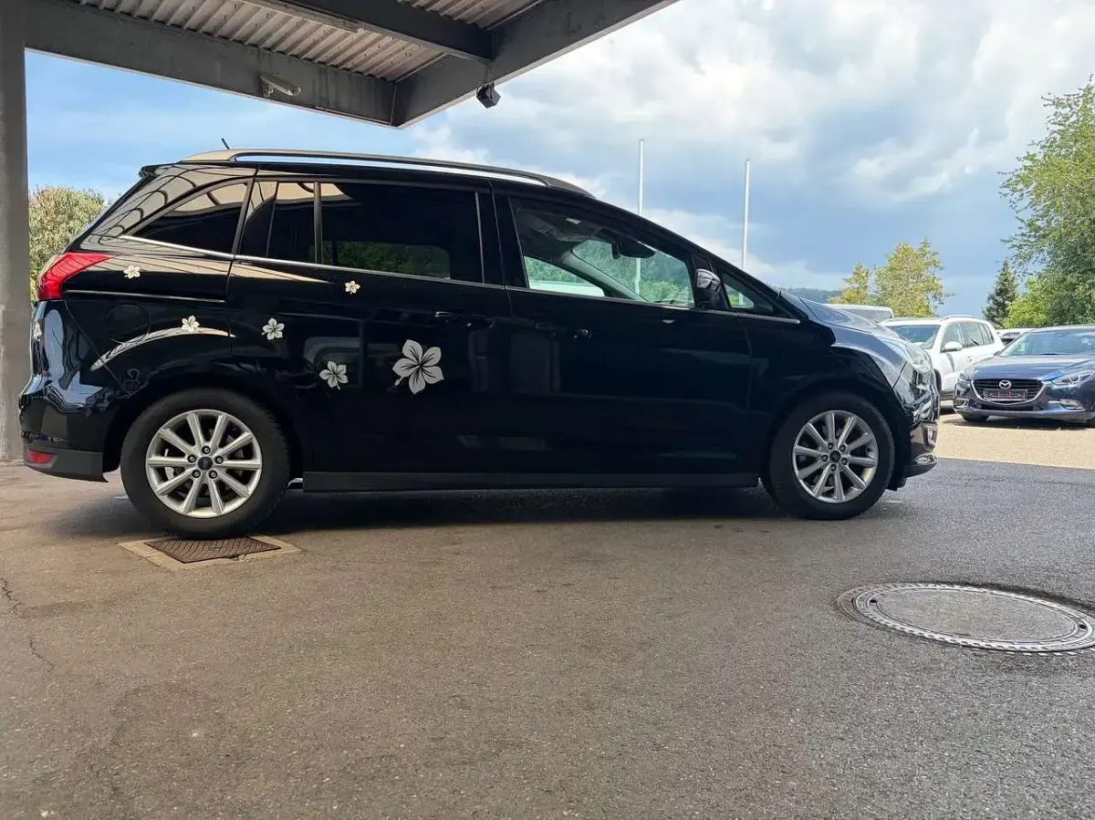 Gebraucht Ford Grand C-Max Titanium 125 PS (91 kW) 2018 Iridiumschwarz metallic Van / Kleinbus