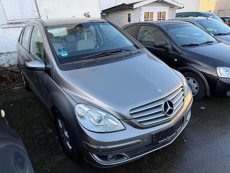 Gebraucht Mercedes B180 109 PS (80 kW) 2005 Grau Van / Kleinbus