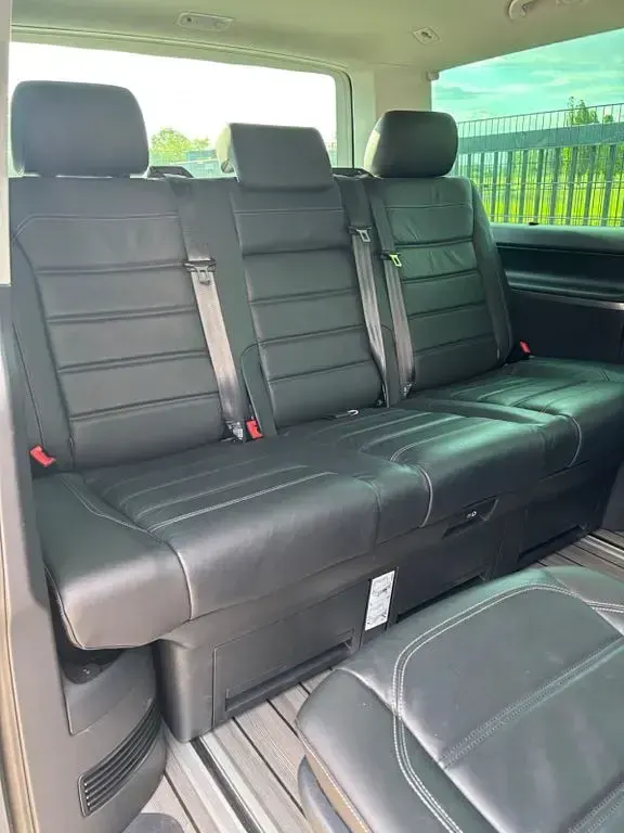Gebraucht VW Multivan 150 PS (110 kW) 2022 Grau Van / Kleinbus