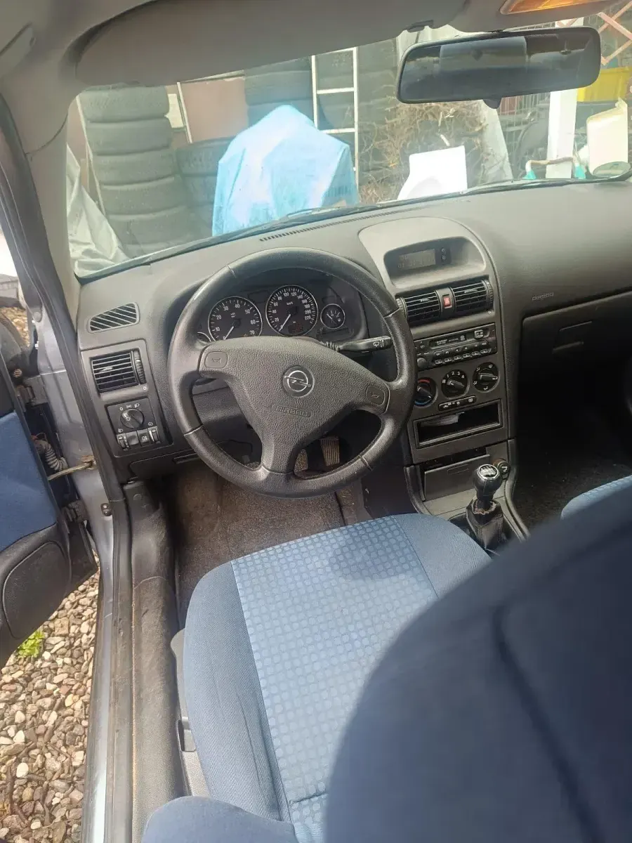 Gebraucht Opel Astra 101 PS (74 kW) 2002 Silber Limousine