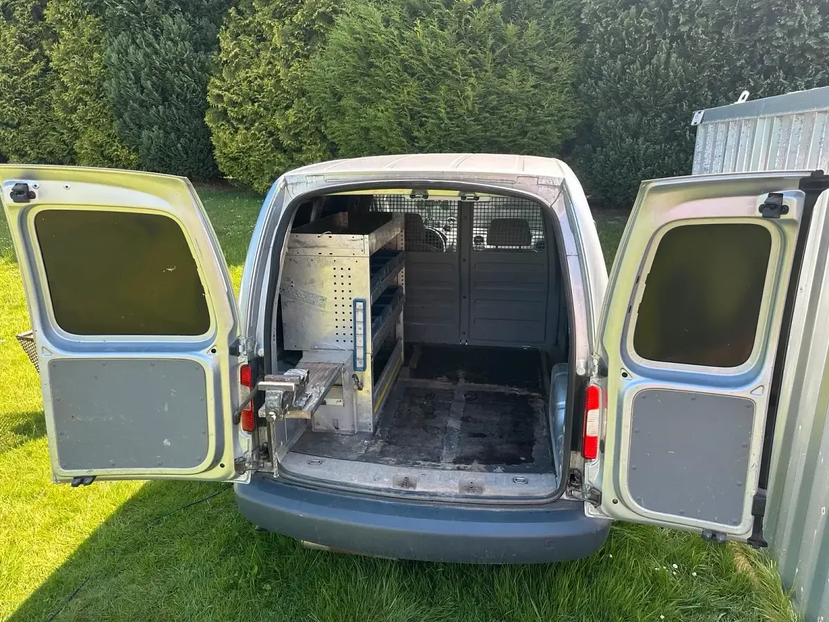 Gebraucht VW Caddy 109 PS (80 kW) 2007 Silber Van / Kleinbus