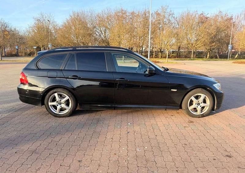 Gebraucht BMW 318 143 PS (105 kW) 2009 Schwarz Kombi