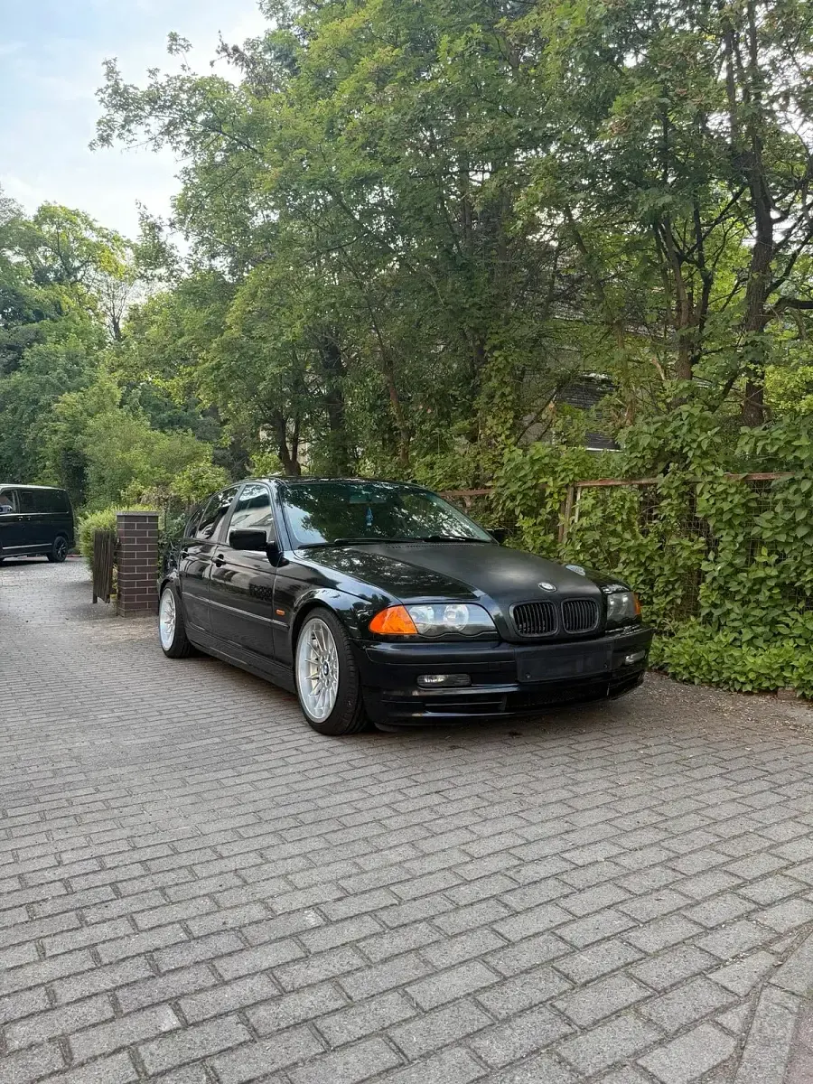 Gebraucht BMW 328 Basis 193 PS (141 kW) 1998 Schwarz Limousine