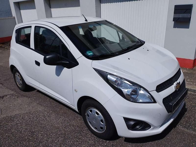 Weiß Gebraucht 2013 Chevrolet Spark Kleinwagen | 2.999 € (Fairer Preis) - Bild 1/4