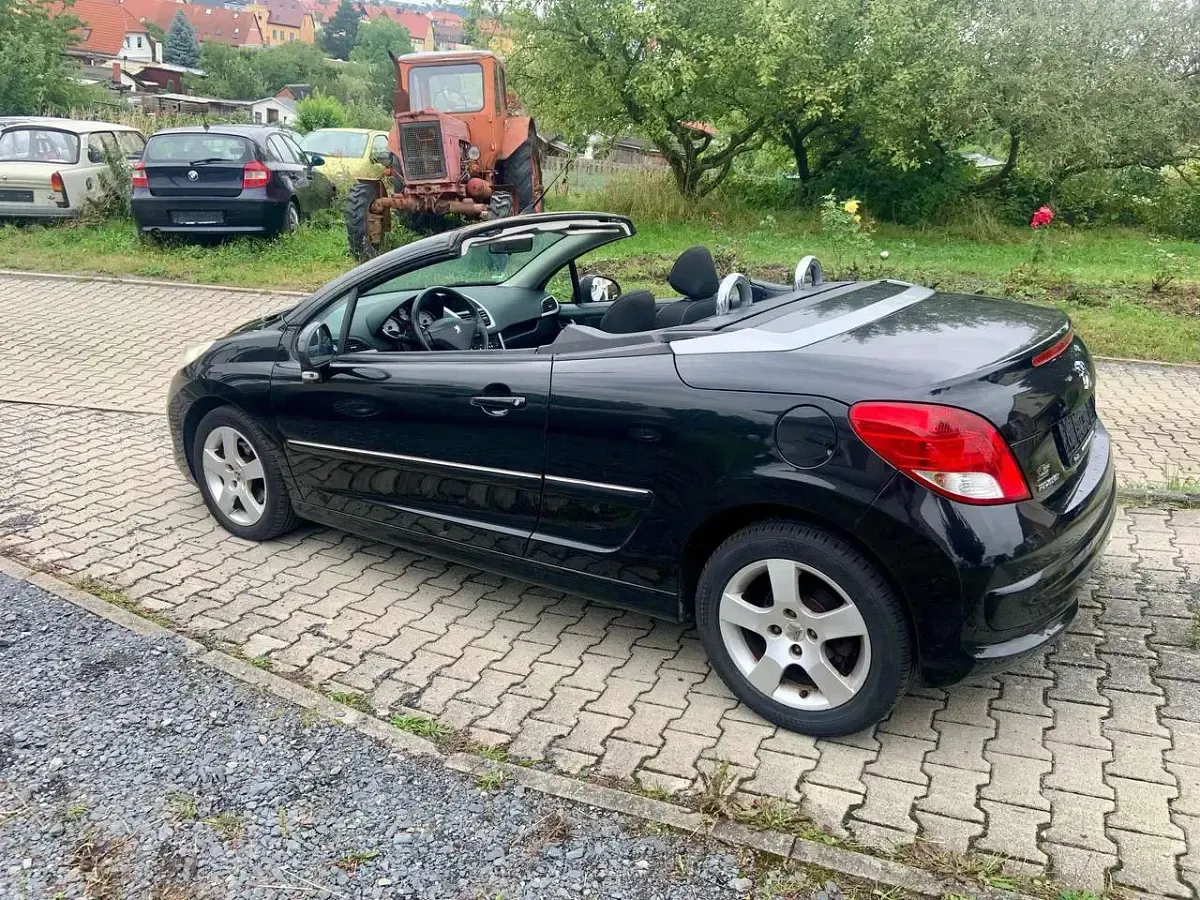 Gebraucht Peugeot 207 CC 120 PS (88 kW) 2010 Schwarz Cabrio