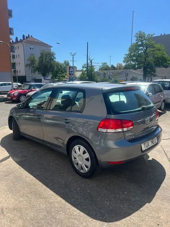 Gebraucht VW Golf VI 102 PS (75 kW) 2009 Grau Limousine