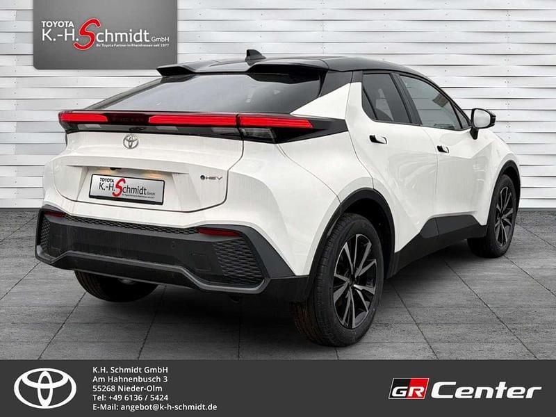 Neu Toyota C-HR Team 197 PS (144 kW) 2025 Super white 2 (040)/ black (20 SUV