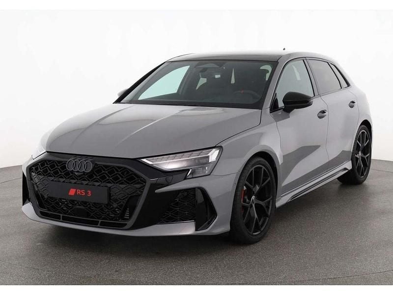 Gebraucht Audi RS3 Sport 400 PS (294 kW) 2025 Nardograu Limousine