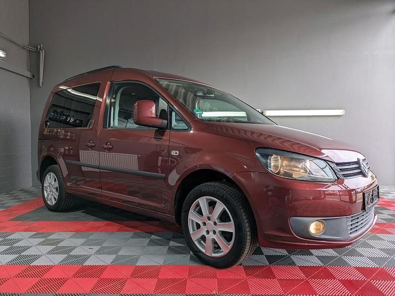 Rot Gebraucht 2011 VW Caddy Comfortline Van / Kleinbus | 8.999 € (Fairer Preis) - Bild 1/4
