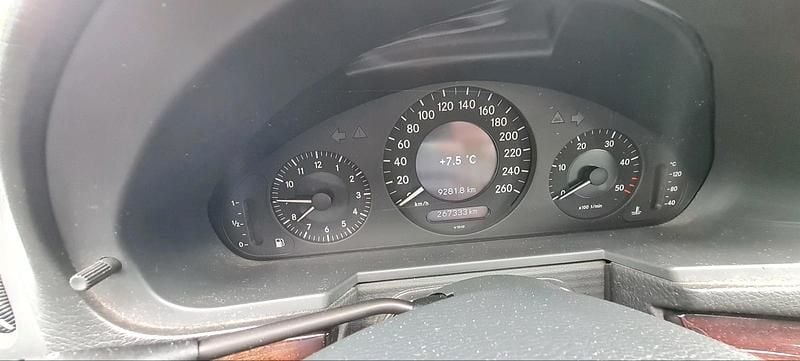 Gebraucht Mercedes E200 125 PS (91 kW) 2005 Silber Limousine