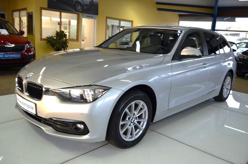 Silber Gebraucht 2017 BMW 318 Advantage Kombi | 14.880 € (Teuer) - Bild 1/4