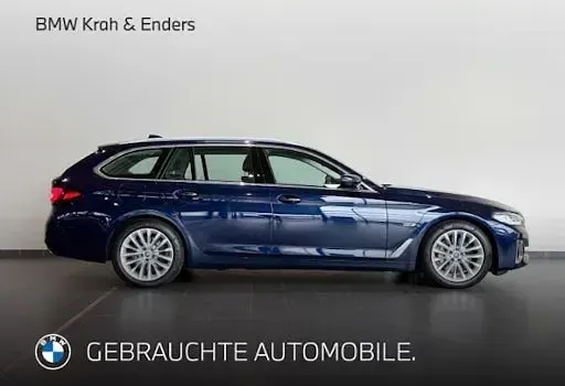 Gebraucht BMW 530e Sport Line 292 PS (214 kW) 2022 Blau Kombi