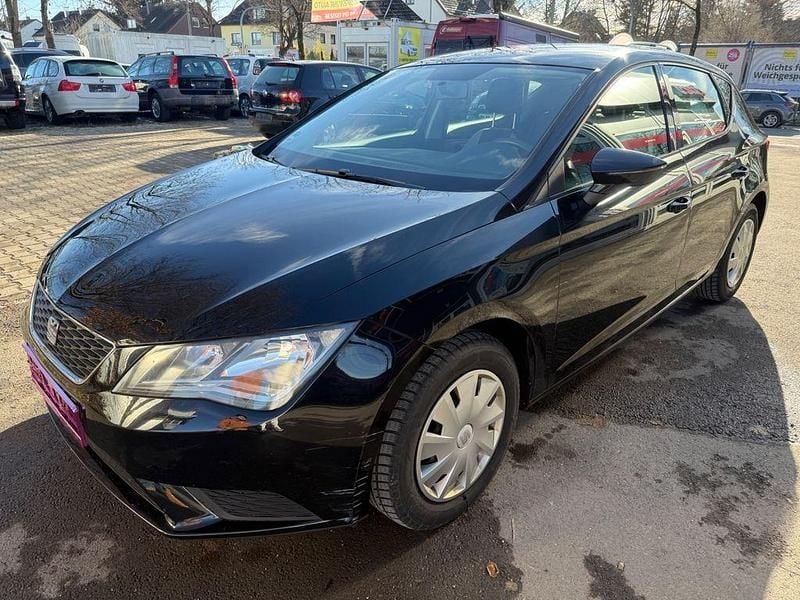 Schwarz Gebraucht 2013 Seat Leon Reference Limousine | 3.590 € (Guter Preis) - Bild 1/4