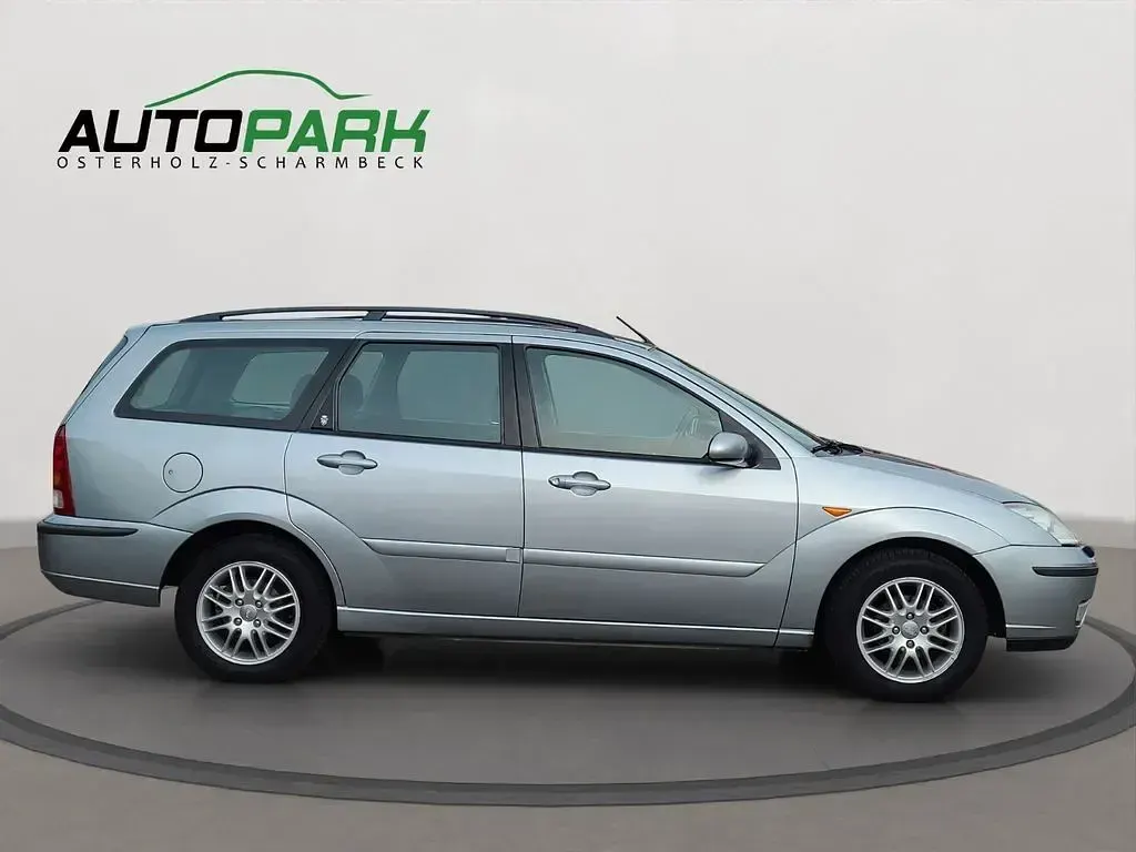 Gebraucht Ford Focus Ghia 101 PS (74 kW) 2003 Grau Limousine