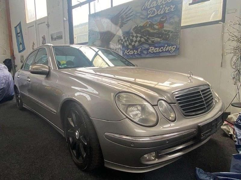 Gebraucht Mercedes E500 306 PS (225 kW) 2004 Cubanitsilber  metallic Limousine