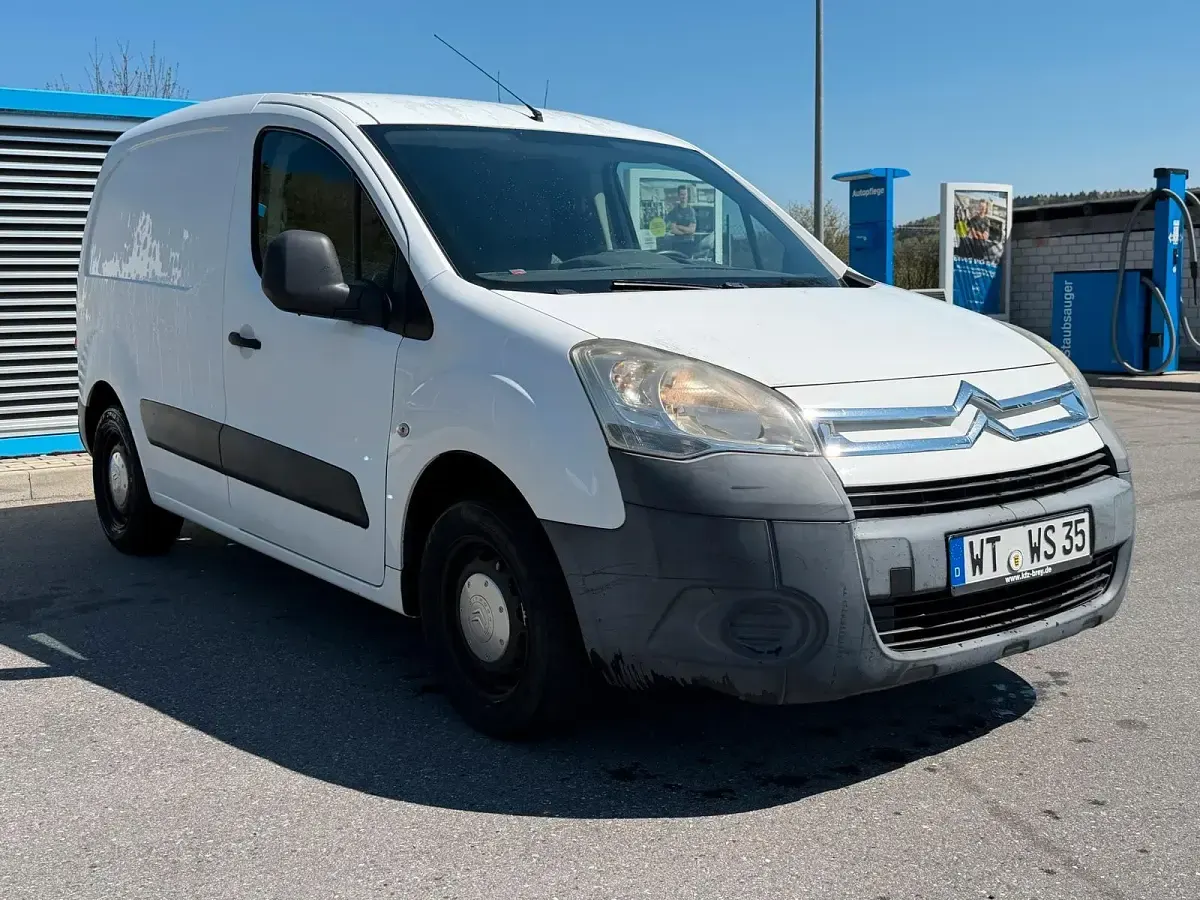 Used Citroën Berlingo 98 HP (72 kW) 2010 White Minivan