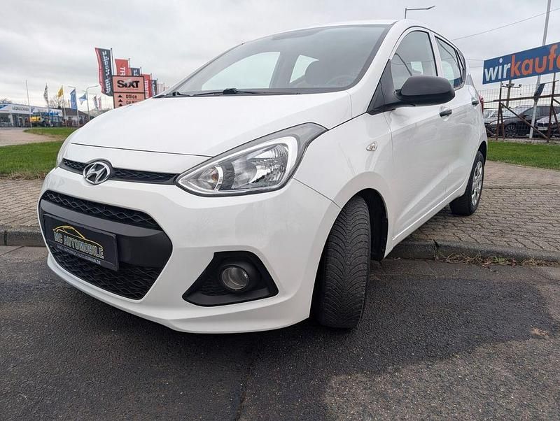 Gebraucht Hyundai i10 Basis 69 PS (50 kW) 2014 Weiß Kleinwagen