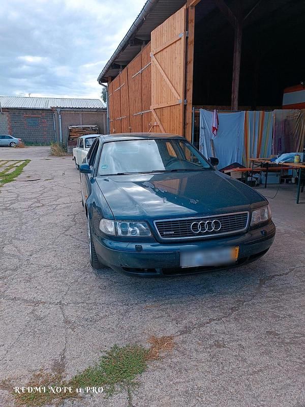 Grün Gebraucht 1996 Audi A8 Limousine | 2.500 € (Fairer Preis) - Bild 1/4