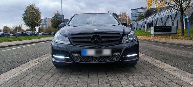 Gebraucht Mercedes C220 Elegance 170 PS (125 kW) 2013 Schwarz Limousine