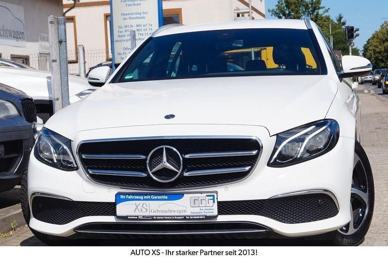 Weiß Gebraucht 2019 Mercedes E200 Avantgarde Kombi | 22.490 € (Superpreis) - Bild 1/4