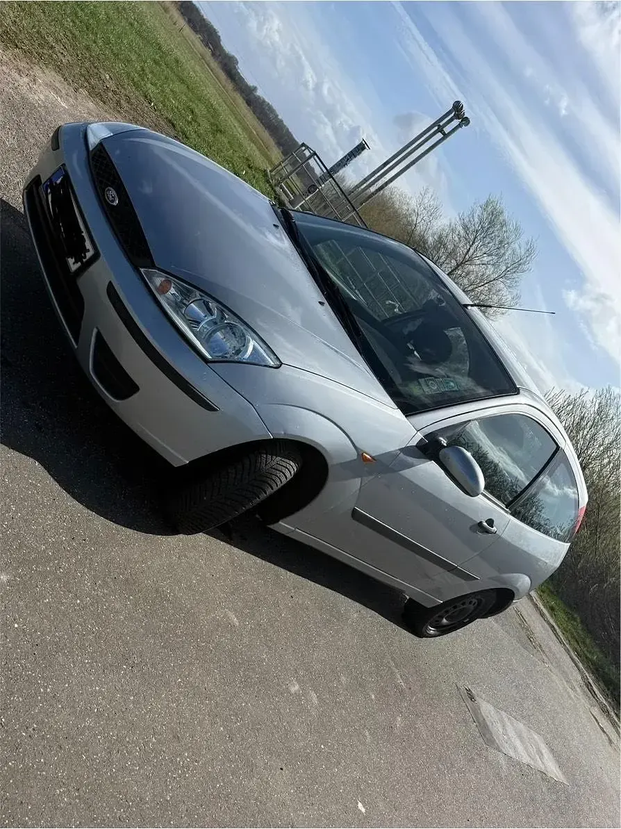Gebraucht Ford Focus 75 PS (55 kW) 2004 Grau Kleinwagen
